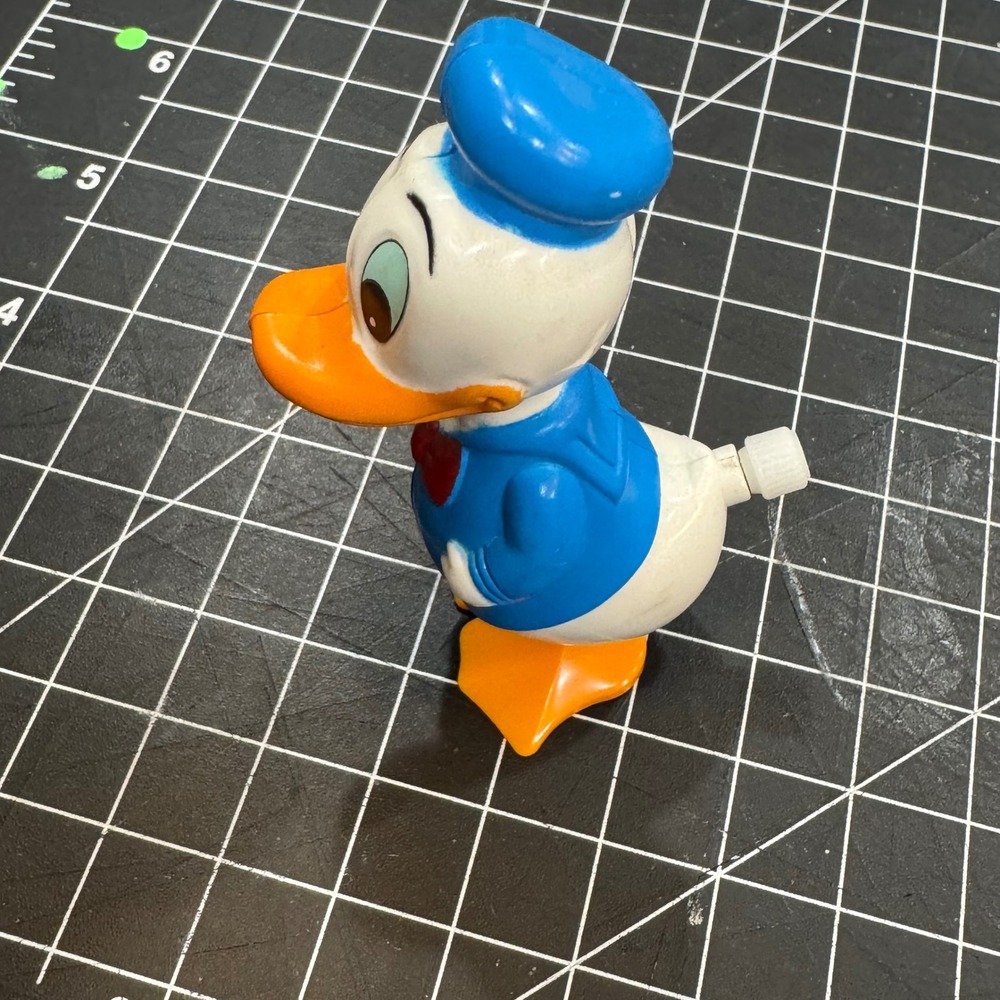 Vintage Walt Disney Productions Donald Duck Wind Up Walking Toy Figure Taiwan - Picture 6 of 6